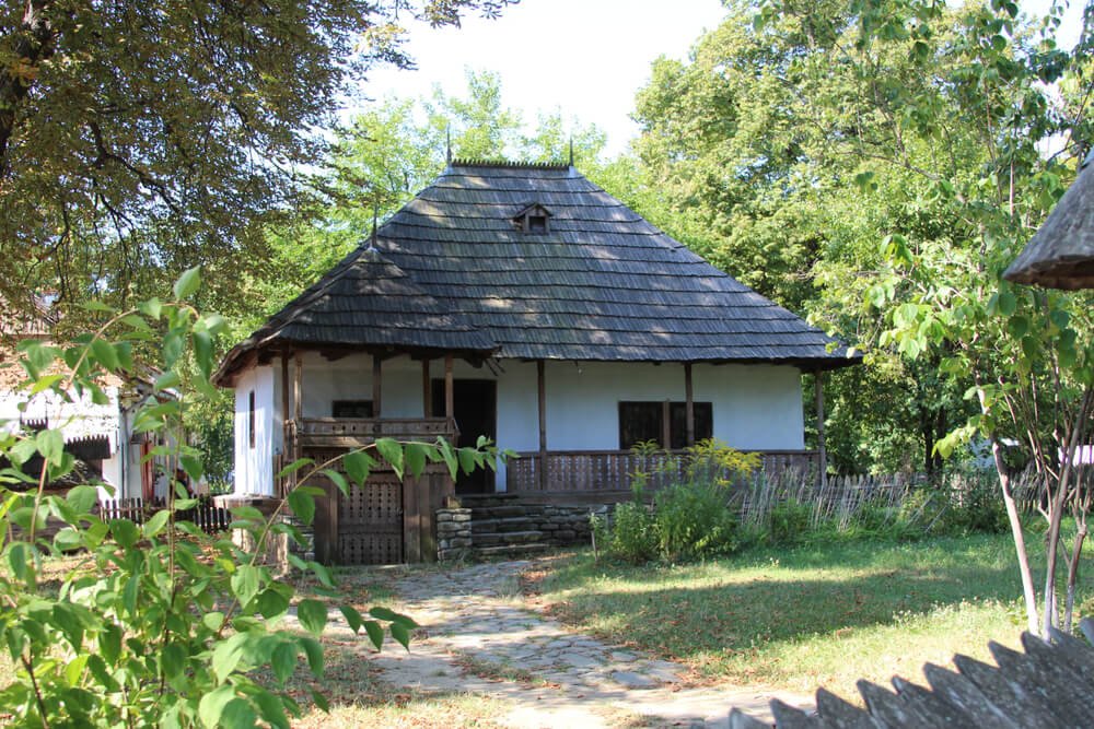 EXCURSIE 1 ZI SALINA OCNELE MARI - MUZEUL SATULUI VALCEAN